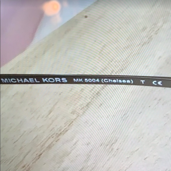 Authentic Michael Kors black Chelsea sunglasses - Picture 5 of 7